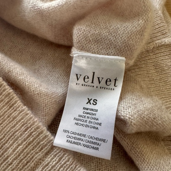 Velvet by Graham & Spencer Women's Nora 100% Cashmere Sweater XS Cream and Pink - Picture 8 of 8